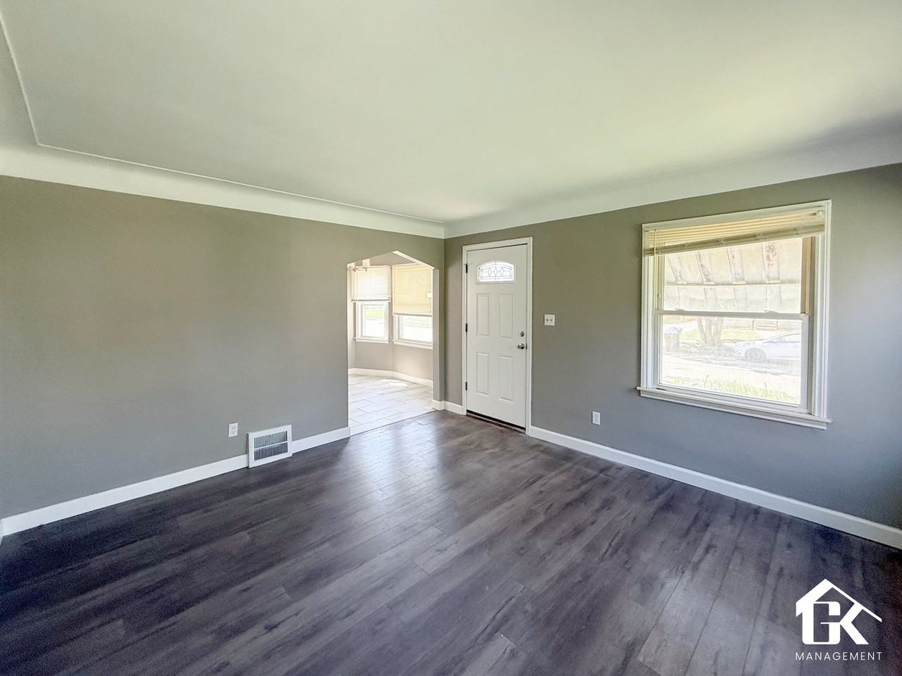 7708 Penrod St - Photo 4 of 25