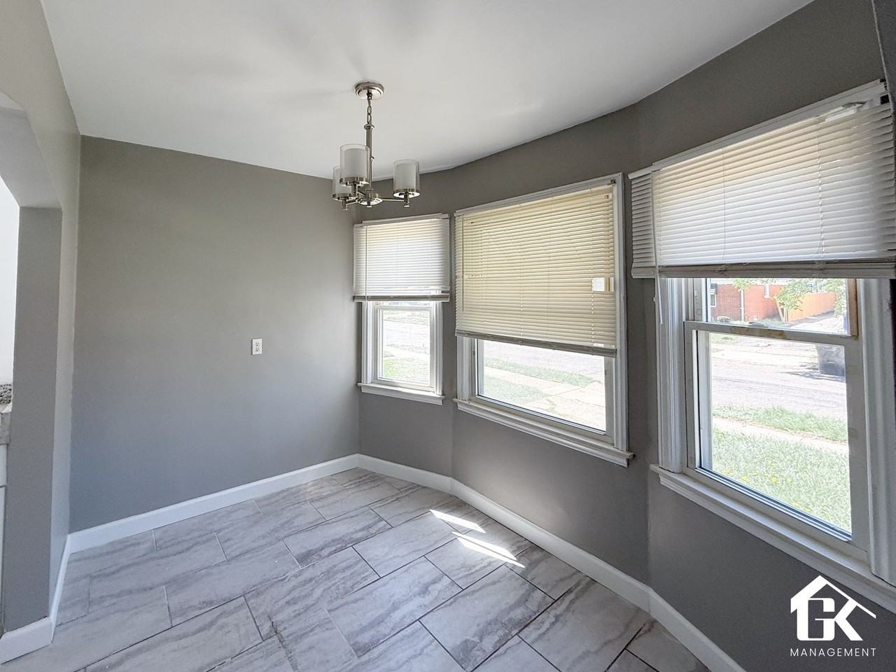 7708 Penrod St - Photo 6 of 25