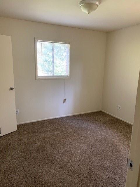 1990 Knight Ln - Photo 3 of 10