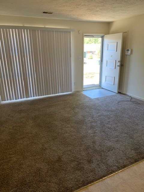 1990 Knight Ln - Photo 7 of 10