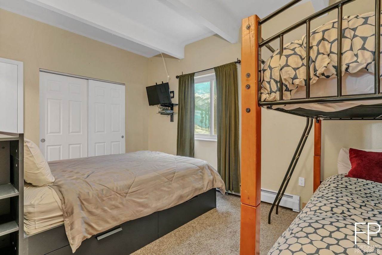 370 E La Bonte St #102A - Photo 5 of 17