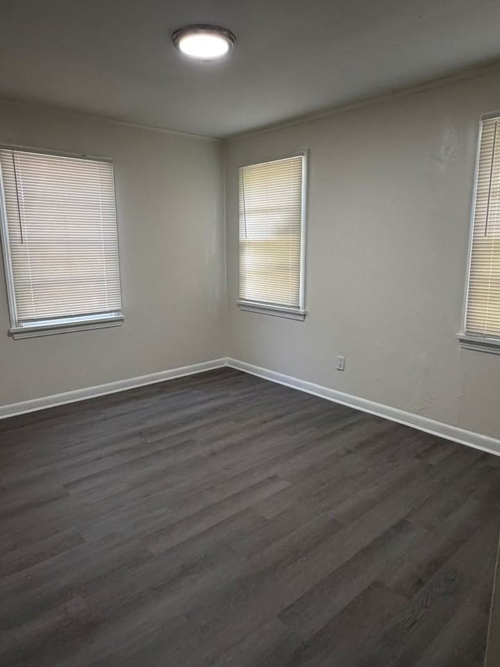 3628 Sumner St - Photo 4 of 6