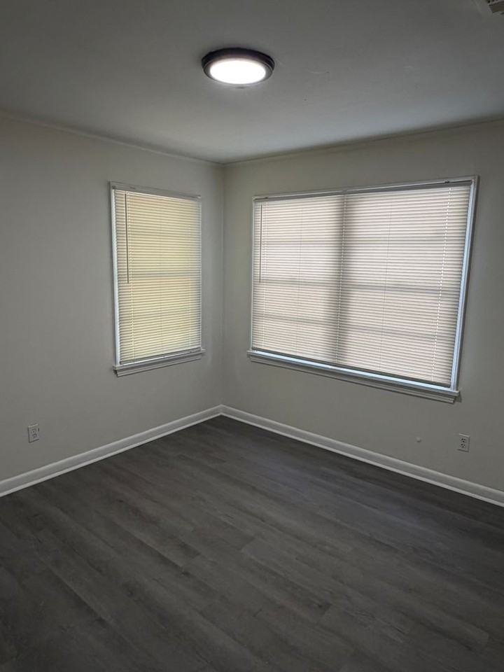 3628 Sumner St - Photo 5 of 6