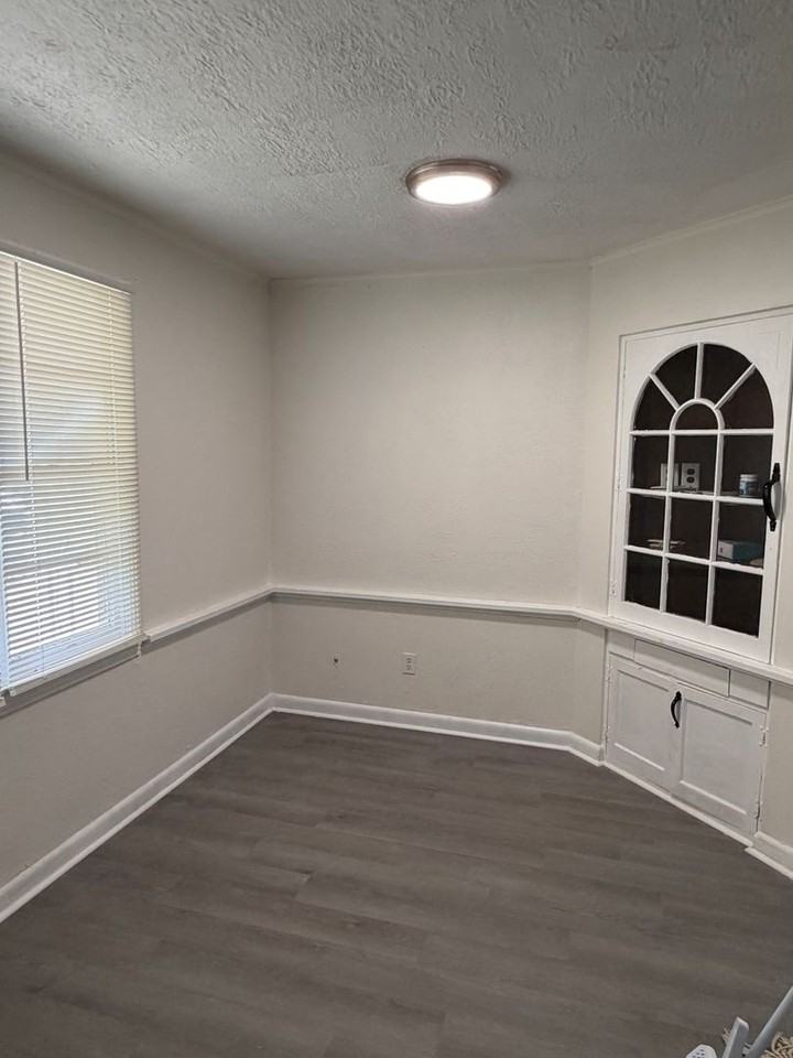 3628 Sumner St - Photo 6 of 6