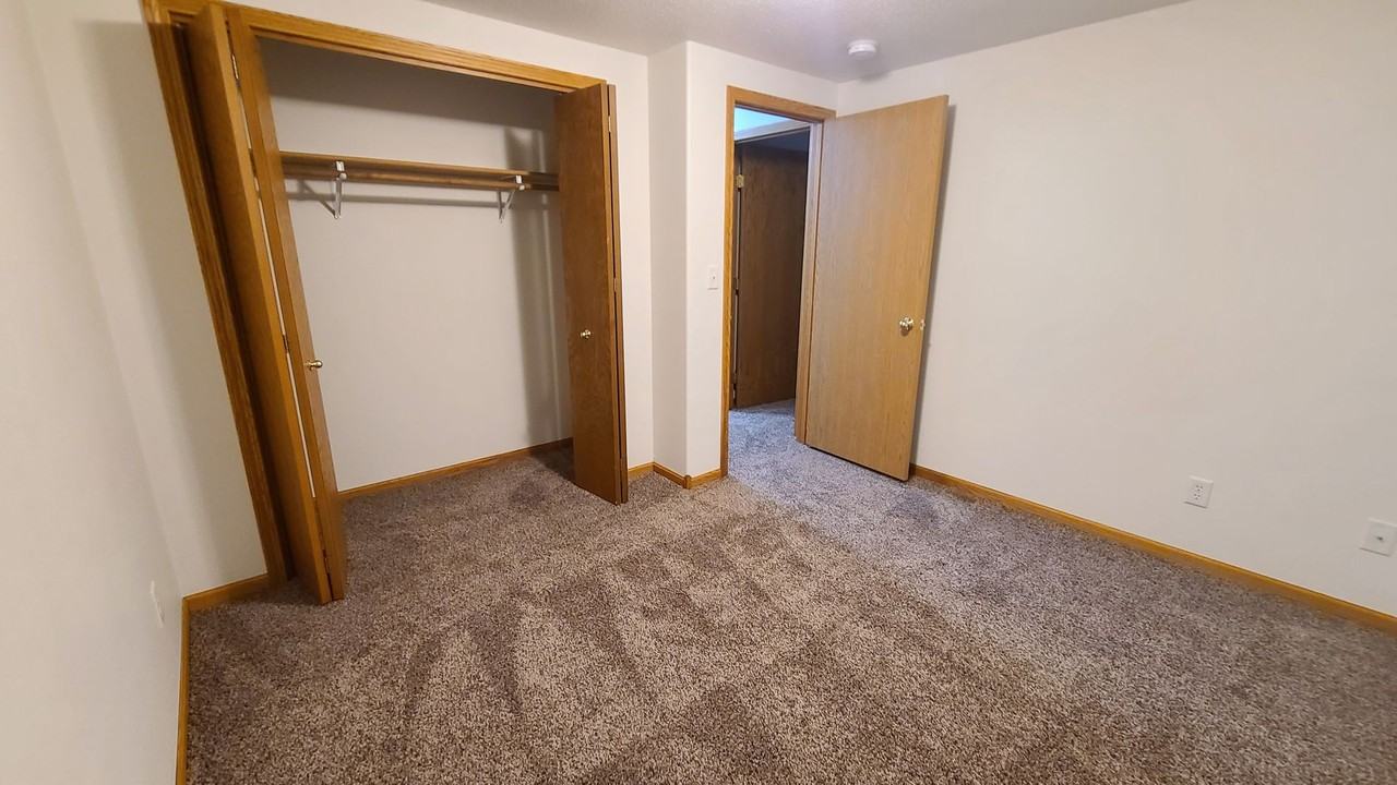 1619 51st St S - Photo 5 of 25