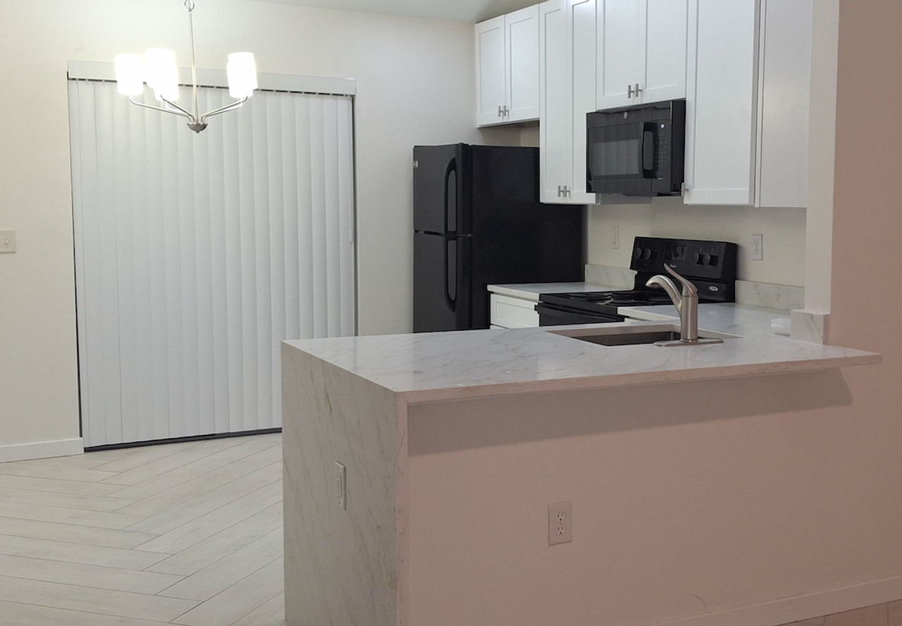 12240 Eastcove Dr - Photo 4 of 21