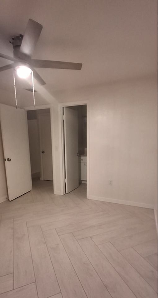 12240 Eastcove Dr - Photo 6 of 21