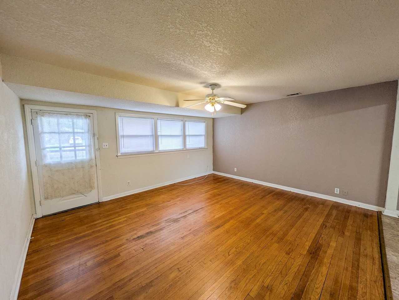 306 Bridal Wreath Ave - Photo 3 of 17