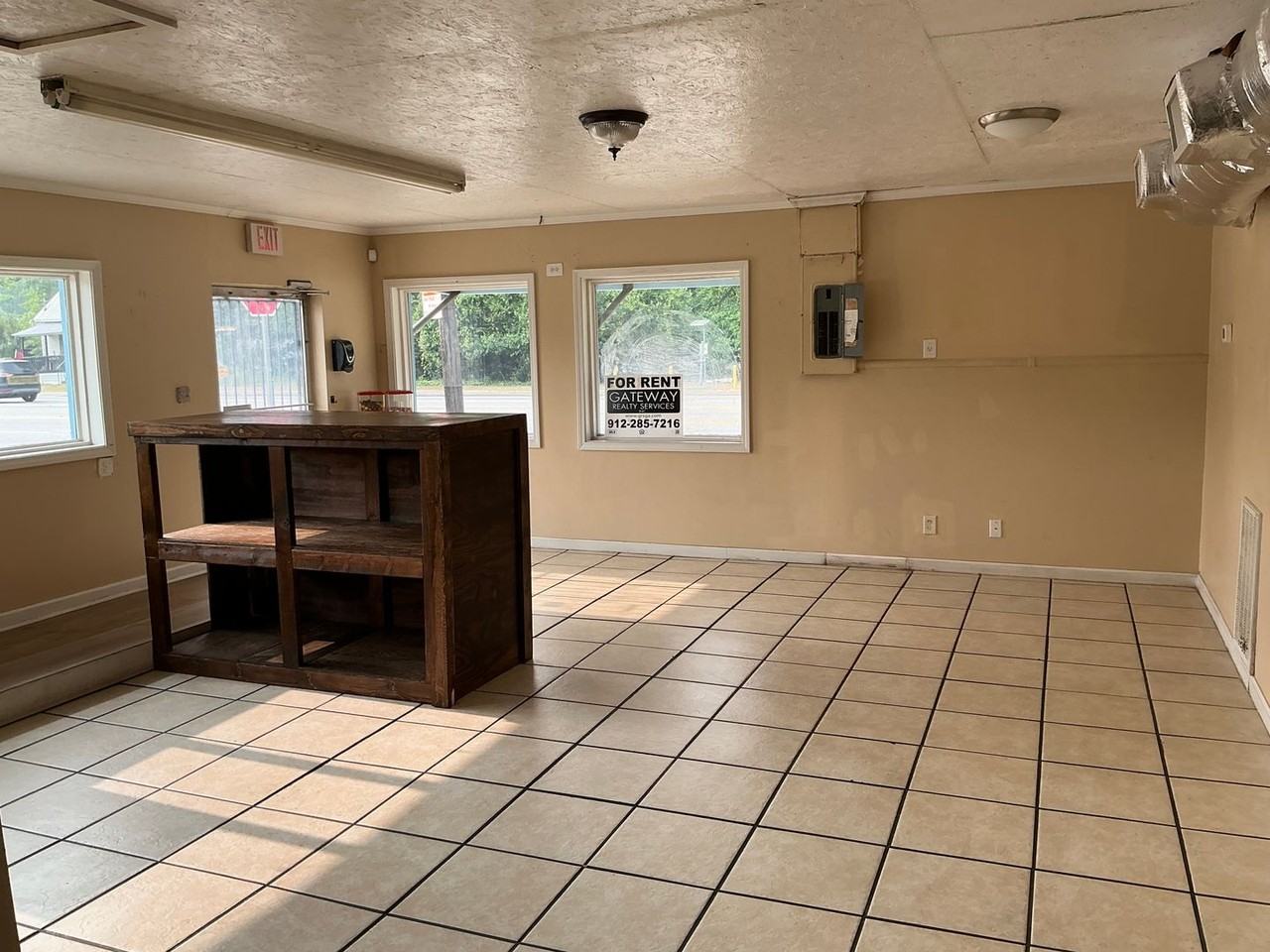 1021 S Georgia Pkwy E - Photo 5 of 10