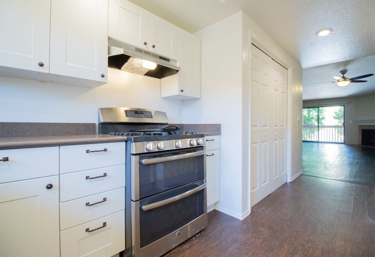 2001 E 21st St - Photo 3 of 15