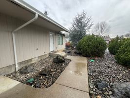 featured image of 2516 Castle Ave