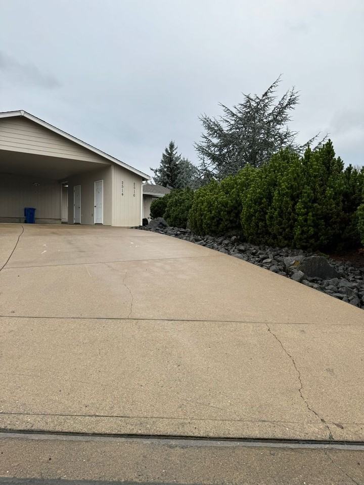 2516 Castle Ave - Photo 2 of 16