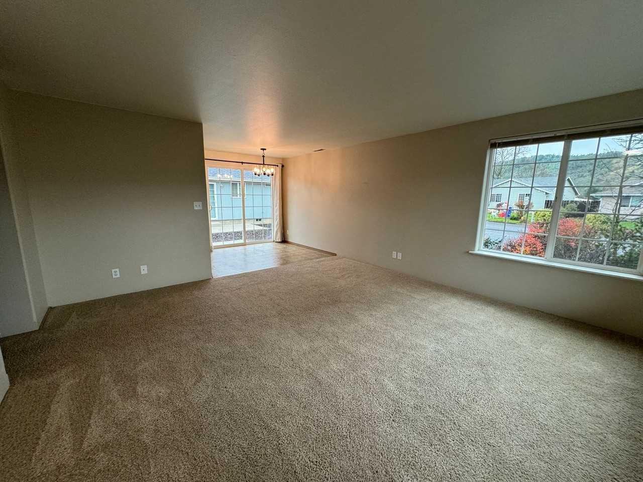 2516 Castle Ave - Photo 3 of 16