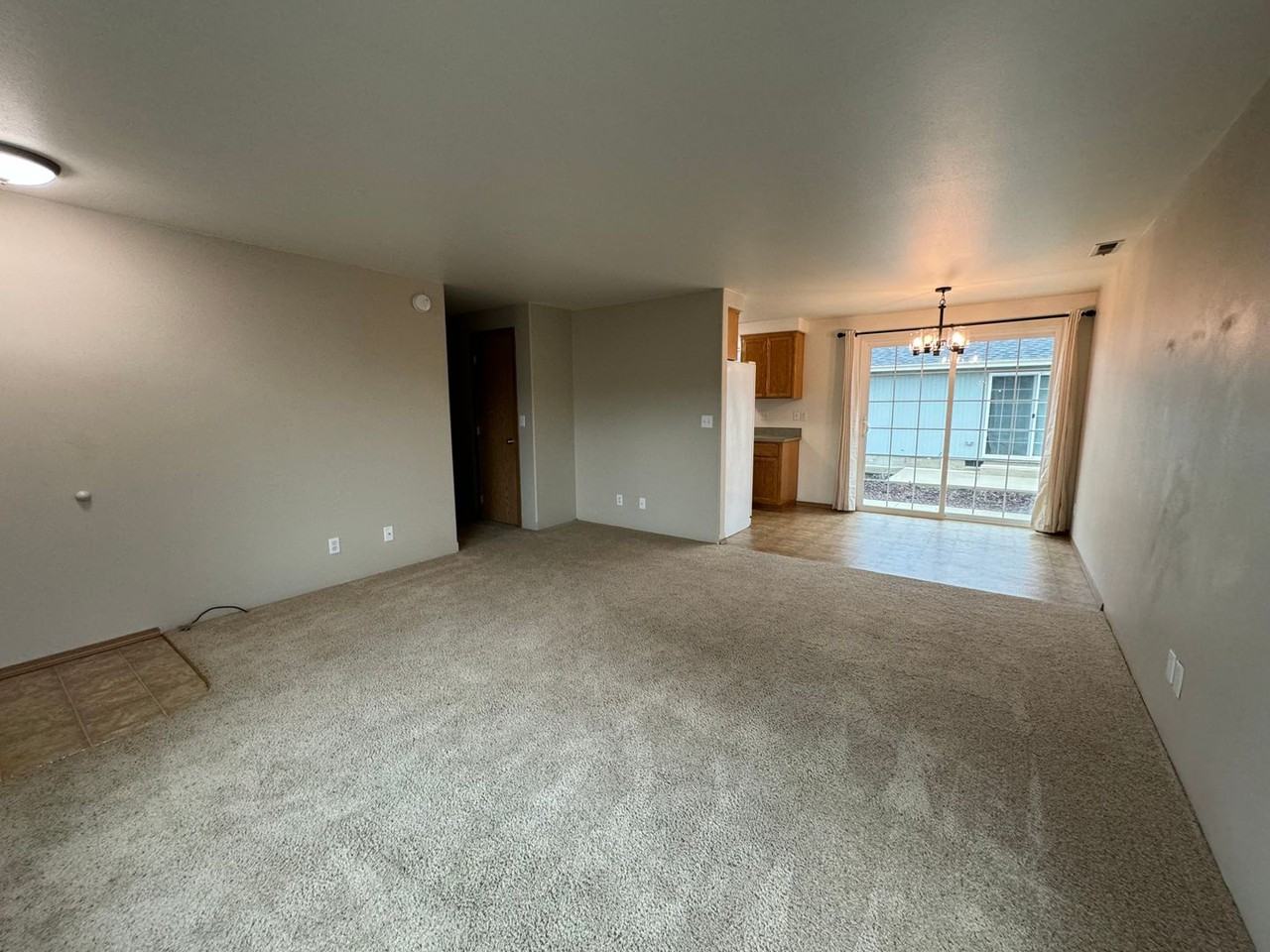 2516 Castle Ave - Photo 4 of 16