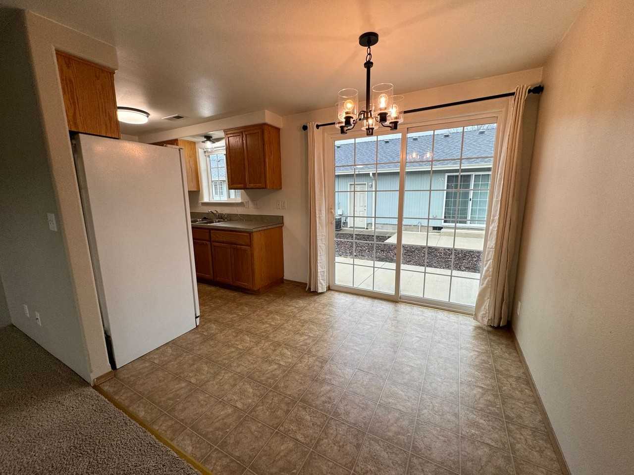 2516 Castle Ave - Photo 7 of 16