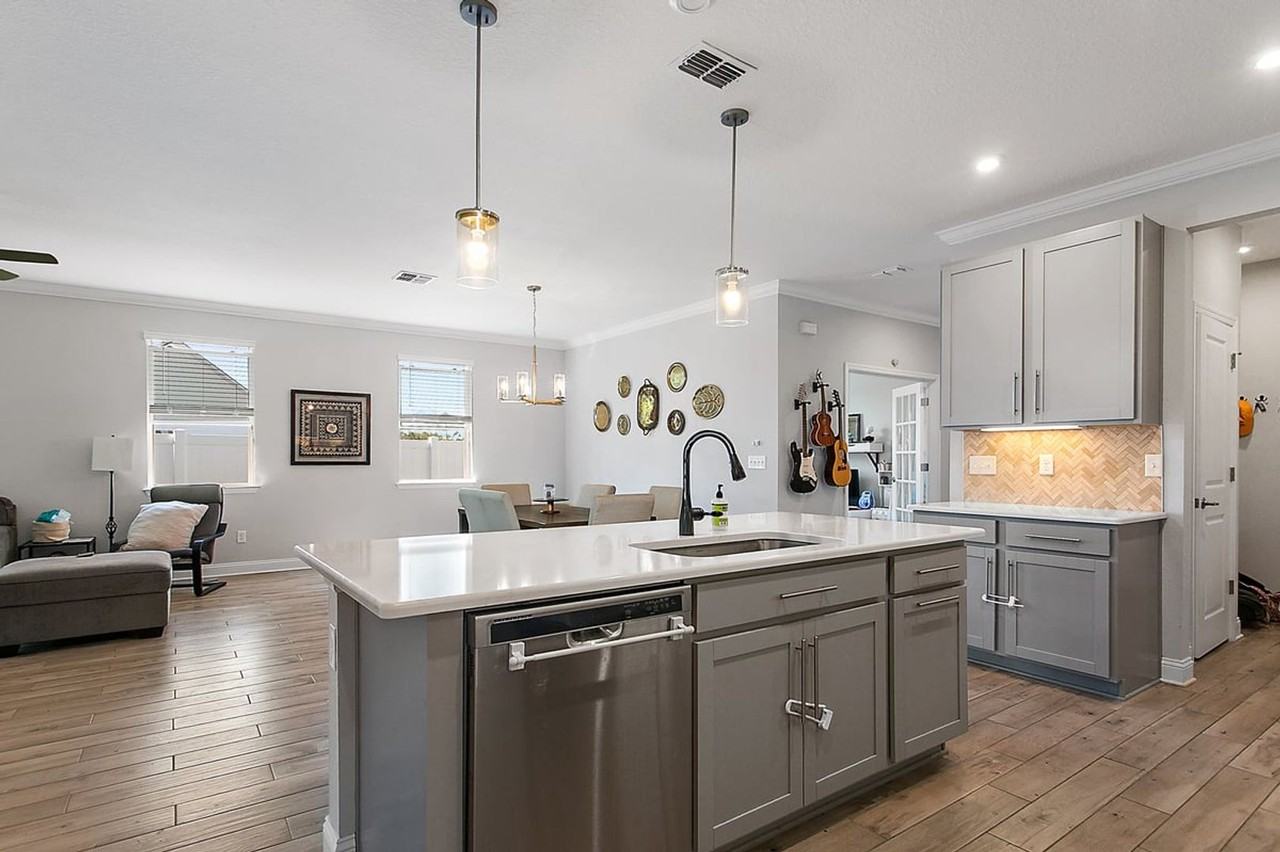 140 Sawgrass Dr - Photo 3 of 25