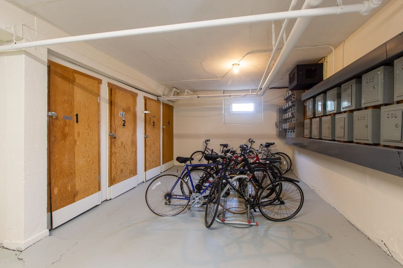 3247 Lyndale Ave S - Photo 3 of 3
