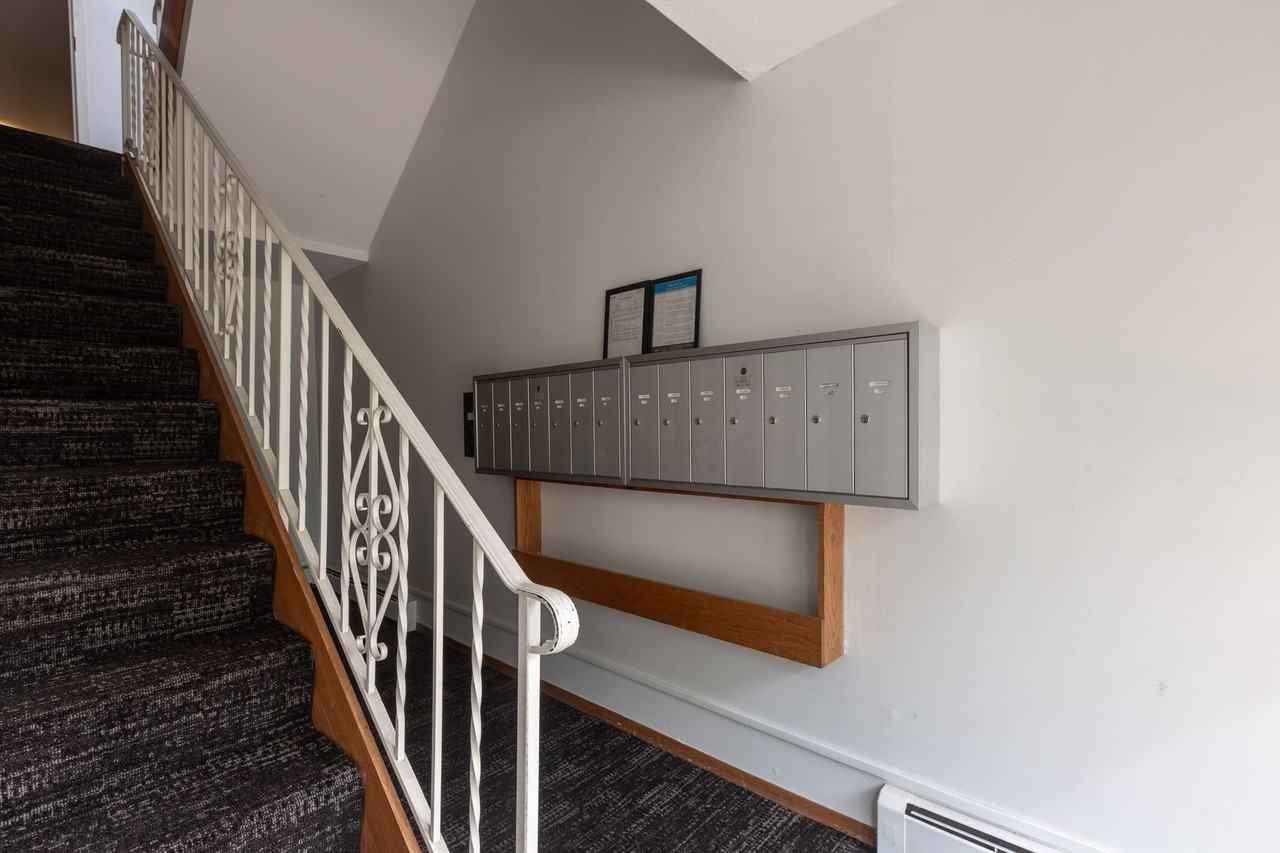 3439 Garfield Ave S - Photo 2 of 3