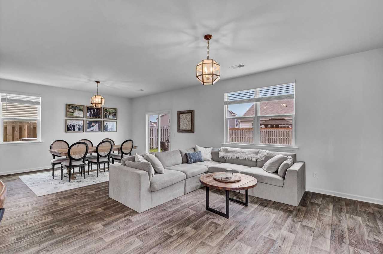 278 Hogan Dr - Photo 7 of 41