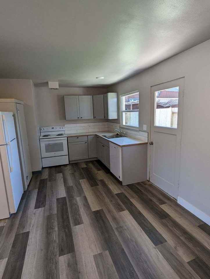 52 Sandra Ln - Photo 2 of 12