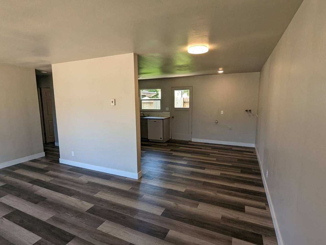 52 Sandra Ln - Photo 3 of 12