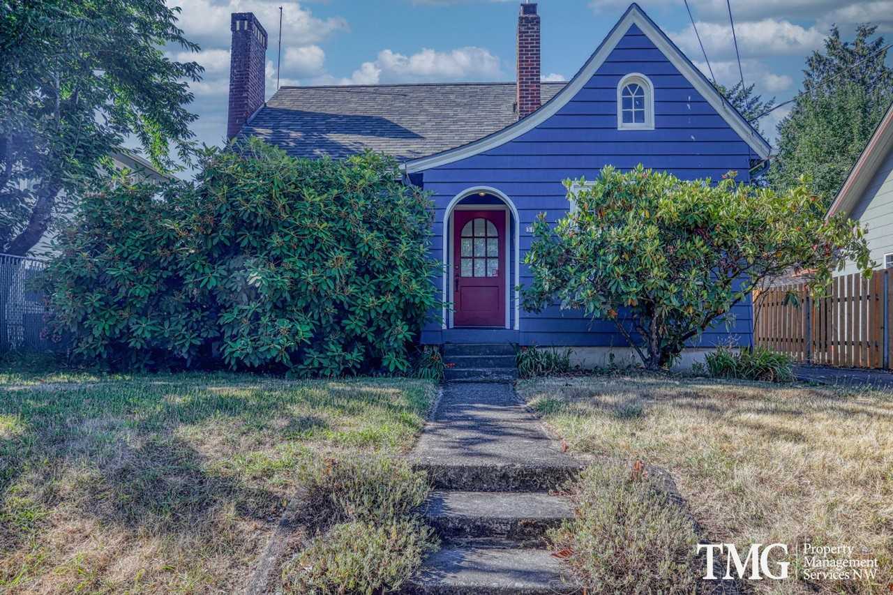 3106 N Watts St - Photo 2 of 33