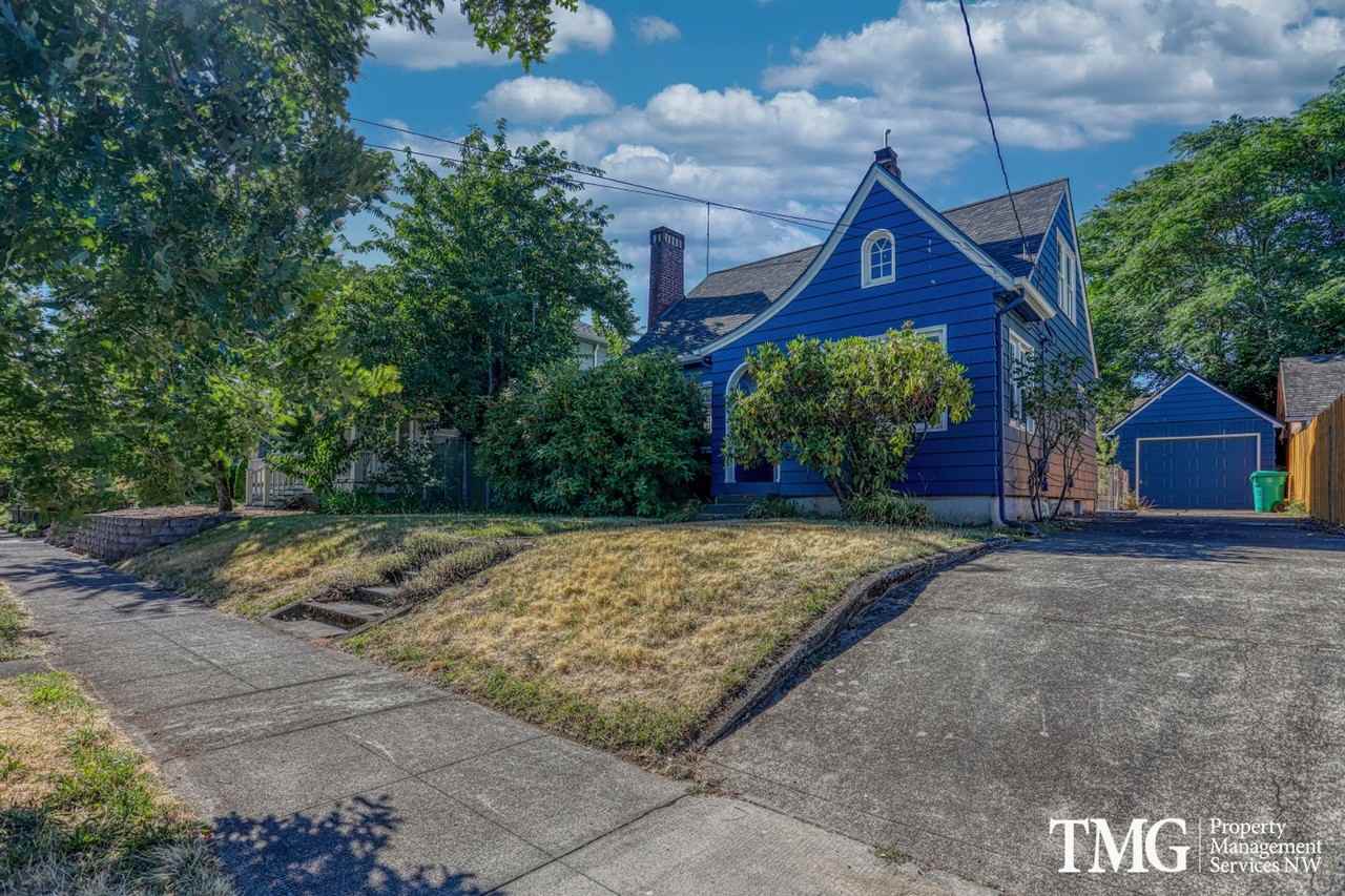 3106 N Watts St - Photo 3 of 33