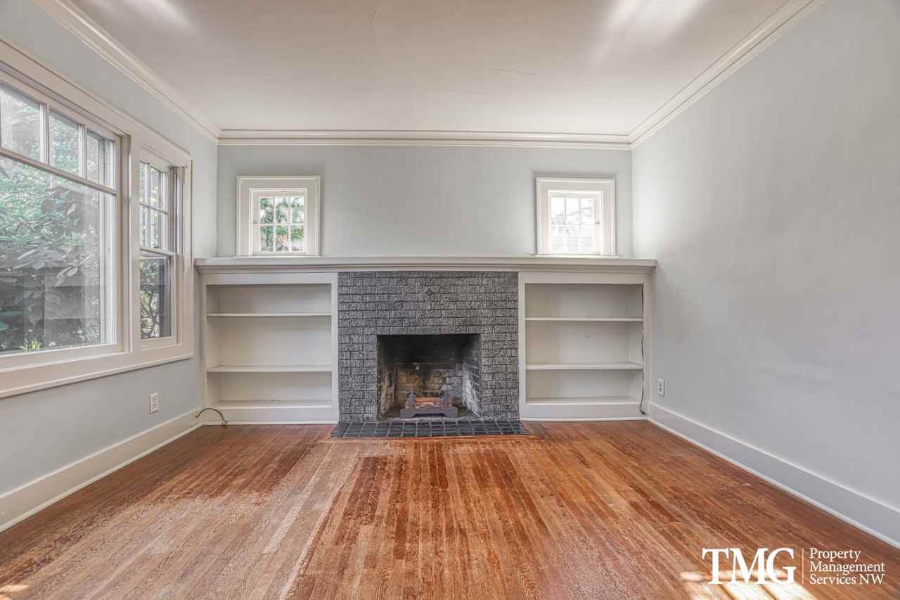 3106 N Watts St - Photo 4 of 33