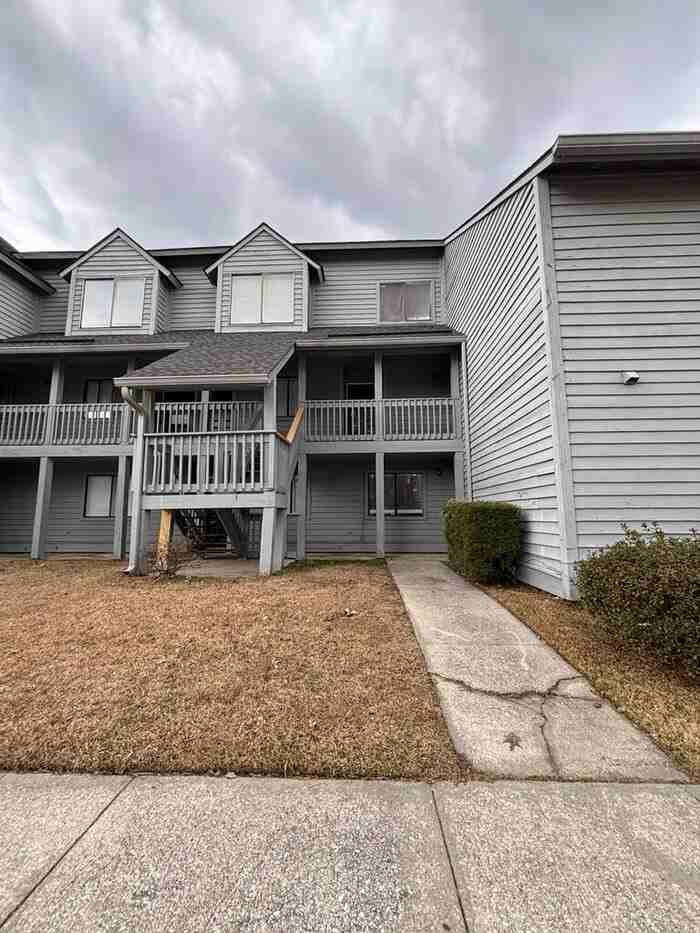 8483 Yadkin Cir #D - Photo 2 of 33