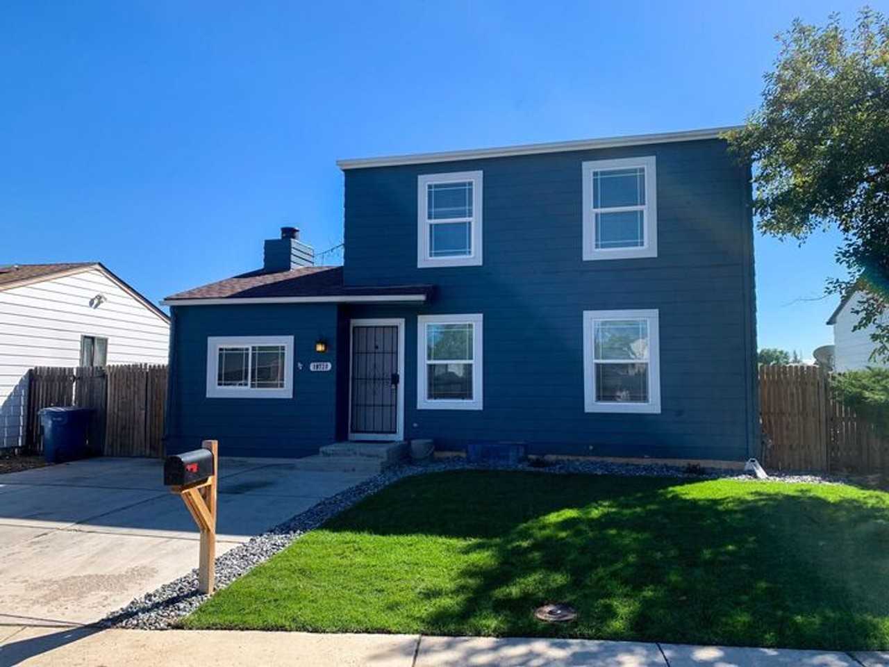 10720 Moore St - Photo 2 of 12