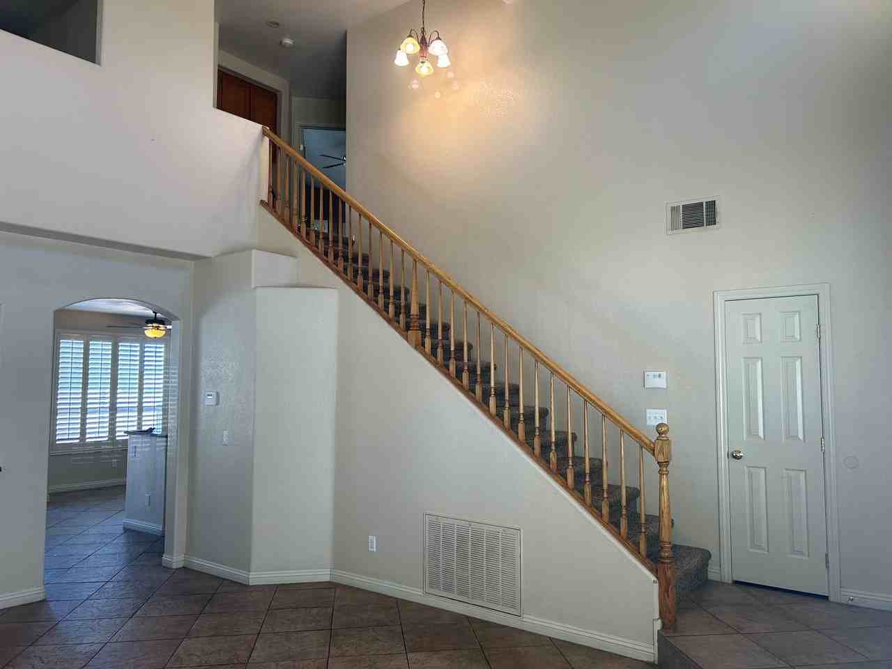 2624 Ridgewater Cir - Photo 7 of 31