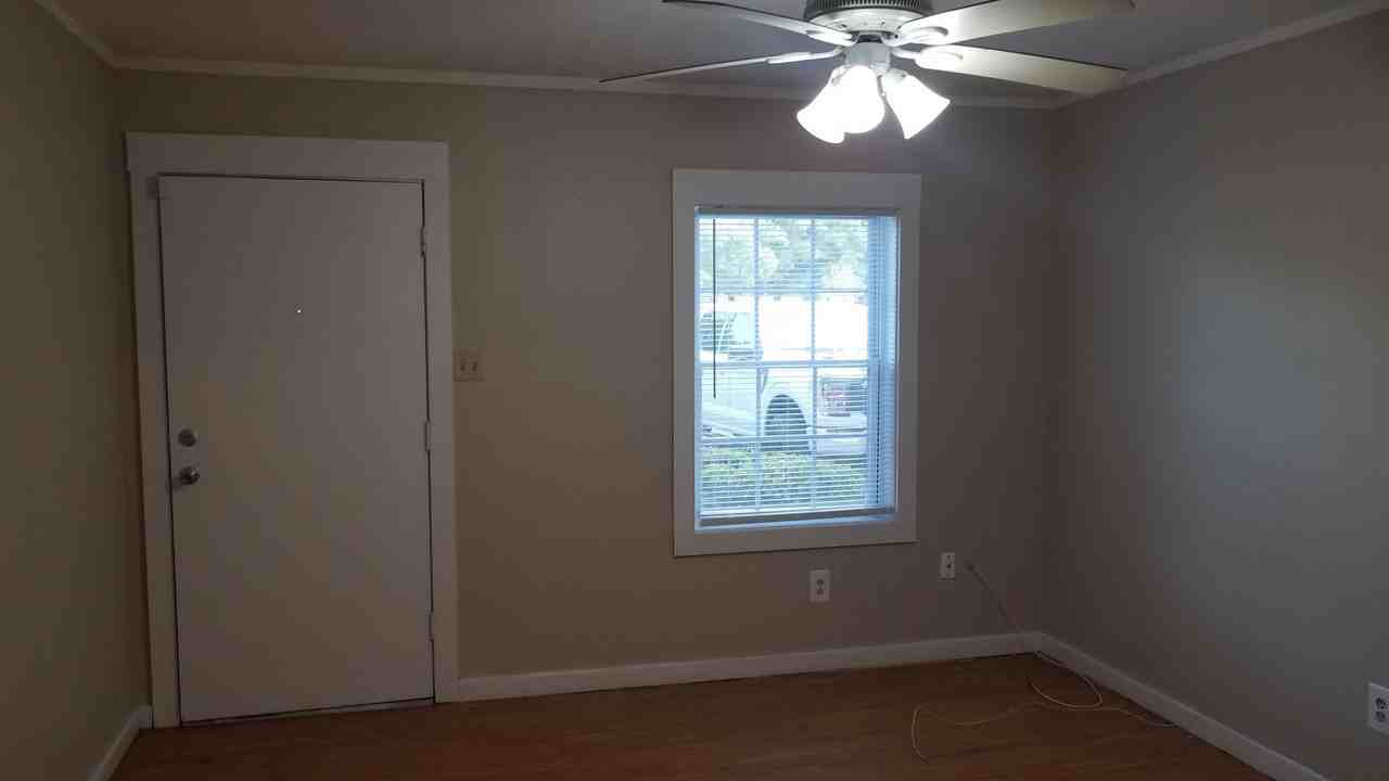 733 Woodlawn Dr - Photo 4 of 13