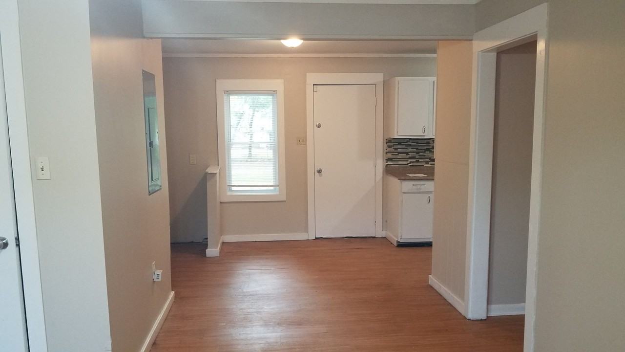 733 Woodlawn Dr - Photo 5 of 13