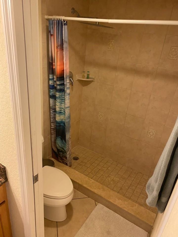 445 445 HAMDEN DR  - SHORT TERM - Photo 2 of 18