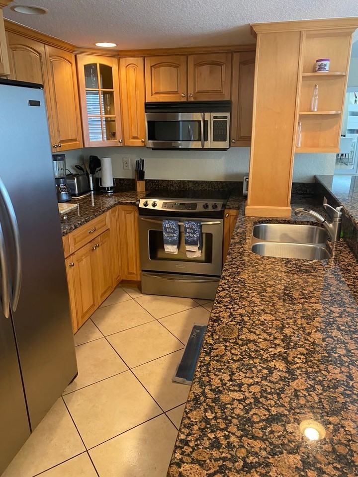 445 445 HAMDEN DR  - SHORT TERM - Photo 4 of 18