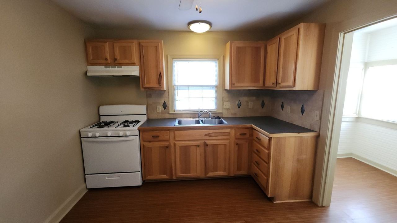 1416 N Detroit Ave - Photo 4 of 18