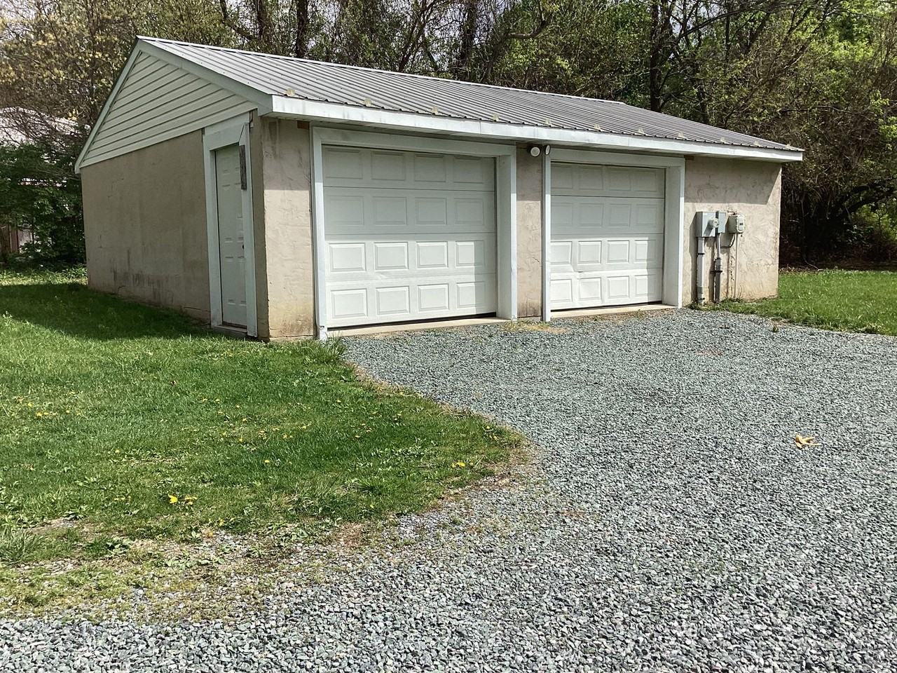 13242 Mentzer Gap Rd - Photo 2 of 33