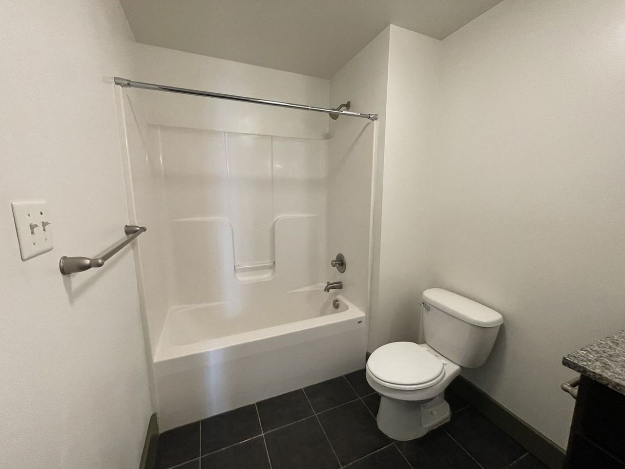 1100 Hull Street Apartments - Photo 5 of 18