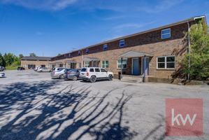 featured image of 705 W Broadway St