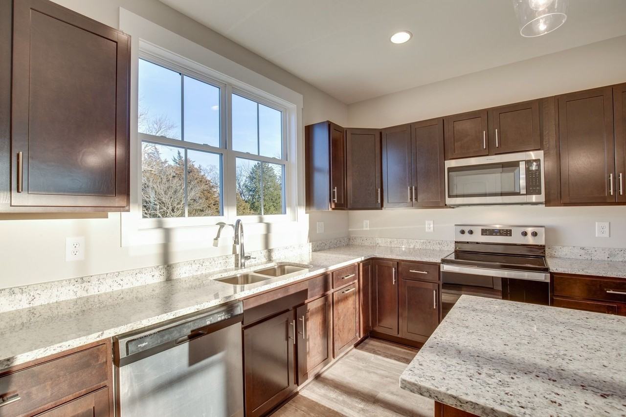 404 Harper Lndg - Photo 7 of 19