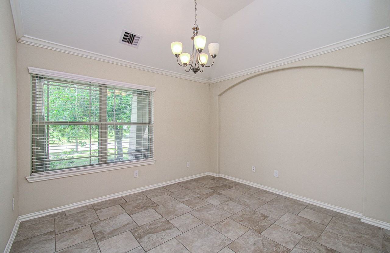 18123 Tall Chestnut St - Photo 4 of 42