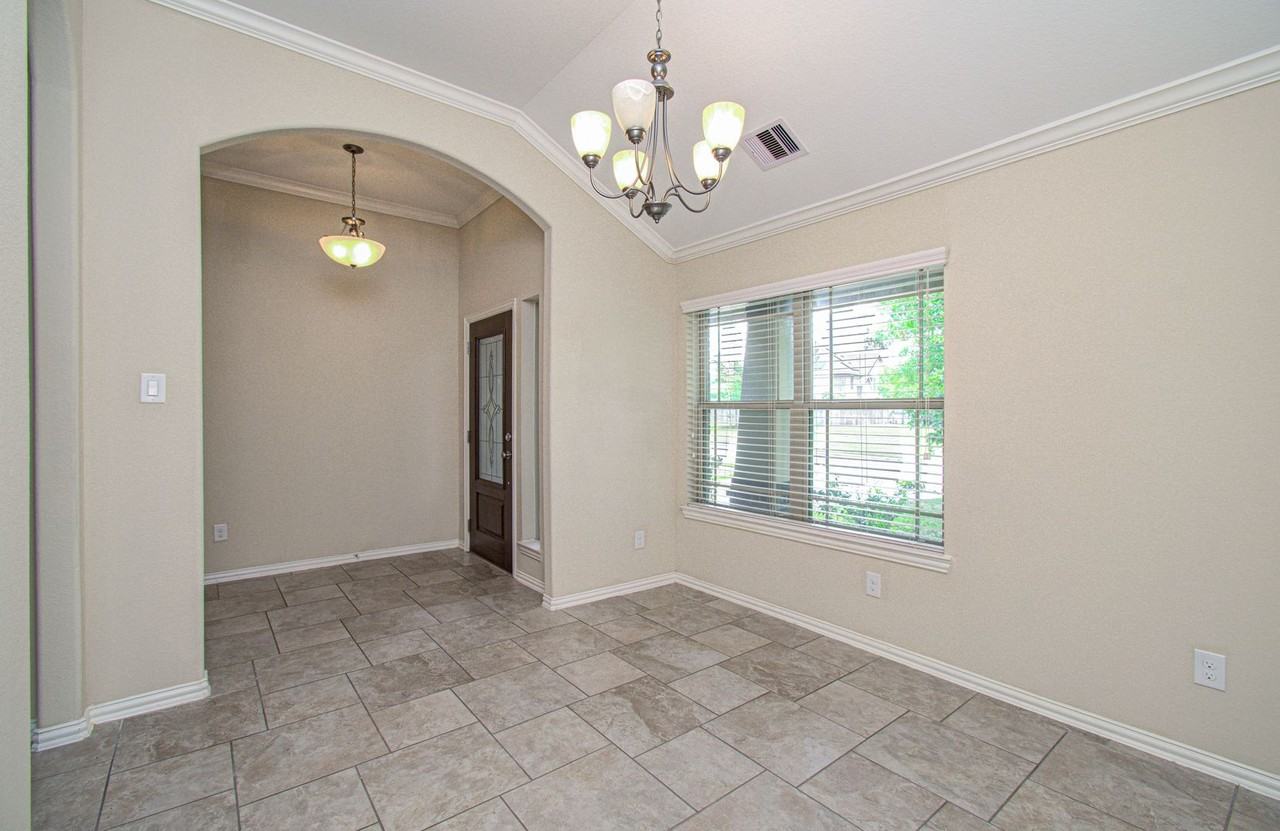 18123 Tall Chestnut St - Photo 5 of 42