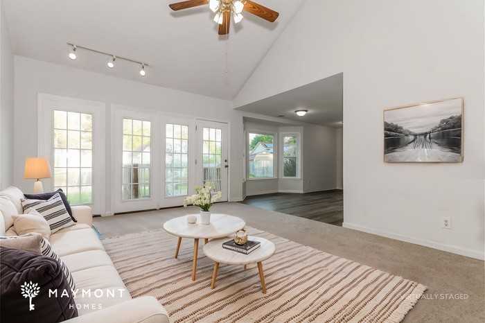 213 Berkshire Dr - Photo 6 of 16