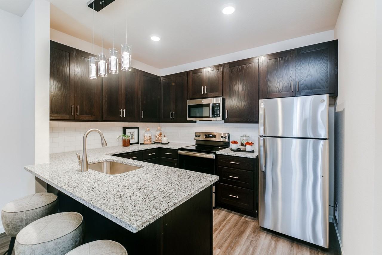 1427 Park West Ct - Photo 5 of 50