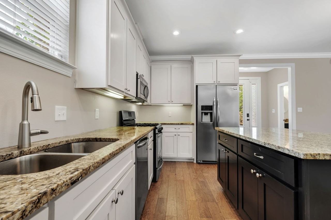 718 Truett Dr - Photo 5 of 20