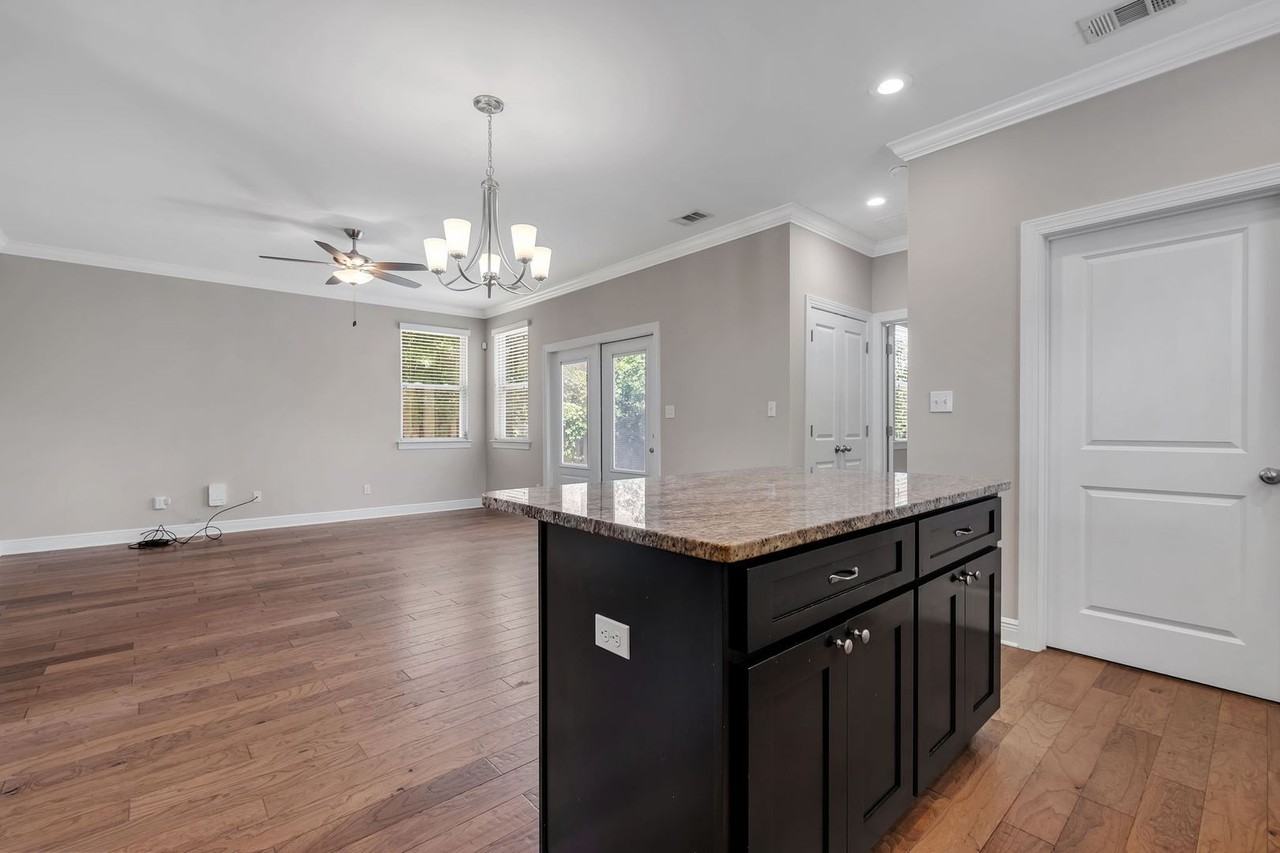 718 Truett Dr - Photo 7 of 20