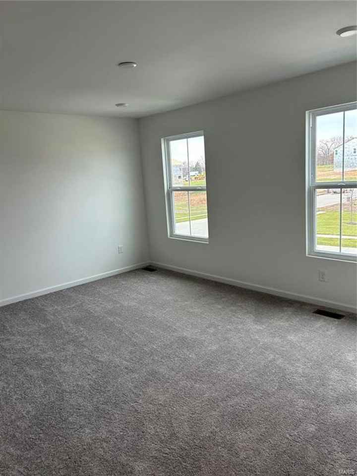 60 Mora Blvd - Photo 7 of 29