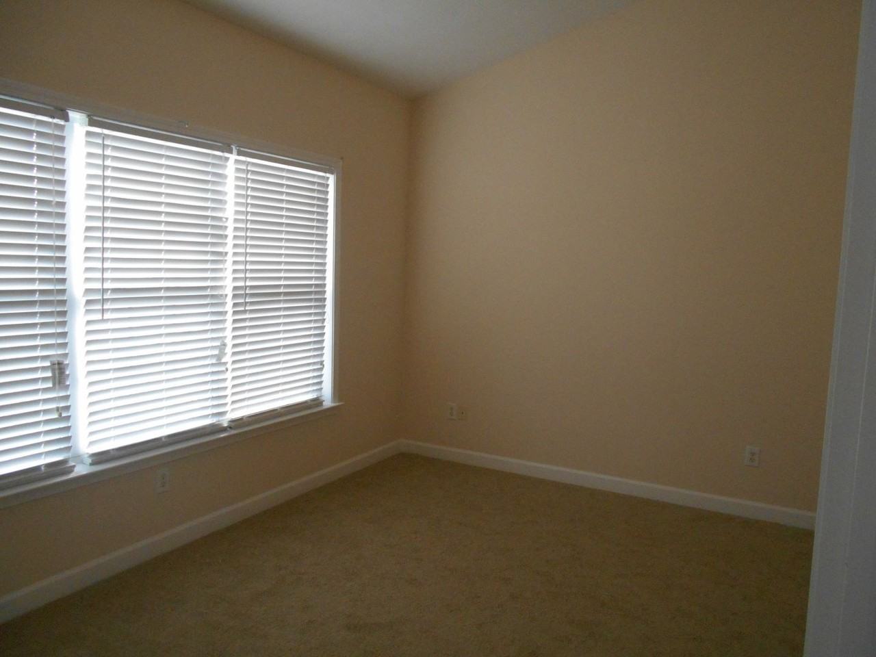 154 Westhaven Dr #11E - Photo 5 of 18