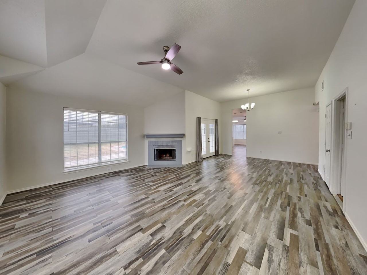 2829 Salado Trl - Photo 3 of 16