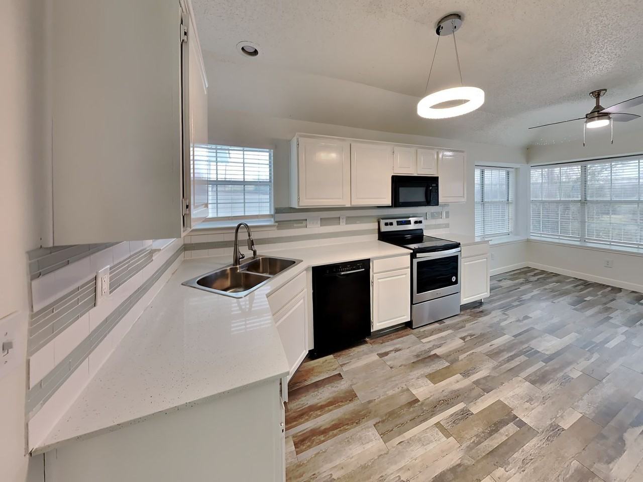 2829 Salado Trl - Photo 4 of 16